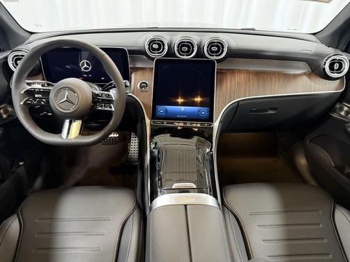 2026 Mercedes-Benz GLC 300 4MATIC