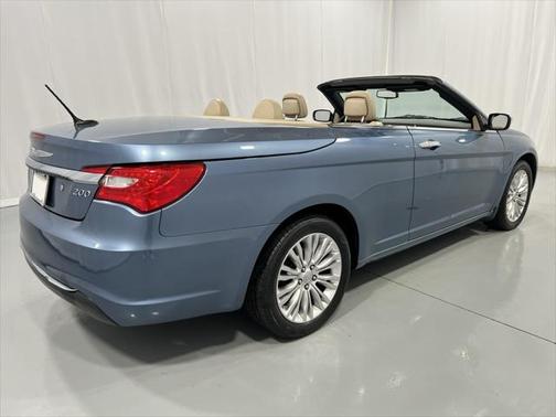 2011 Chrysler 200 Limited