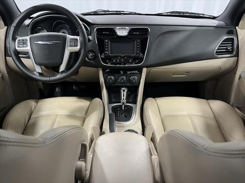 2011 Chrysler 200 Limited
