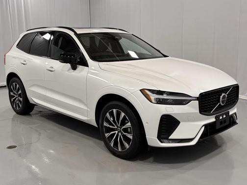 2025 Volvo XC60 B5 Plus