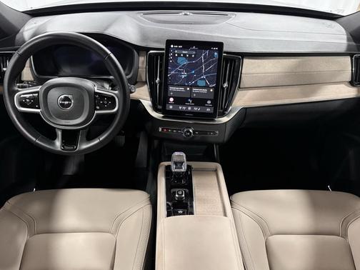 2025 Volvo XC90 B5 Plus 7-Seater