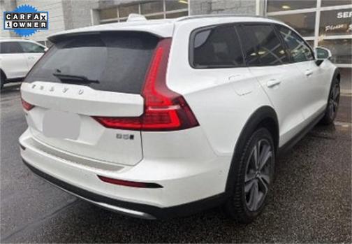 2023 Volvo V60 Cross Country B5 Plus