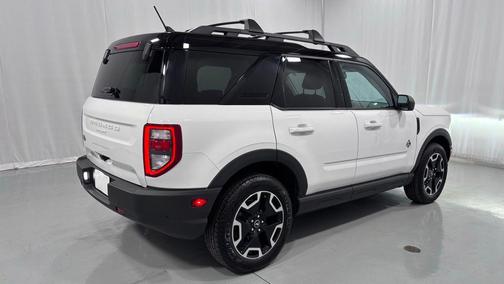 Oxford White 2023 Ford Bronco Sport Outer Banks