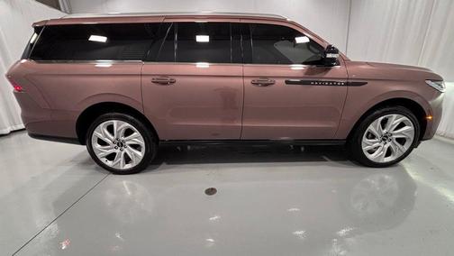 Sunrise Copper Metallic Pearlcoat 2025 Lincoln Navigator Black Label