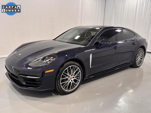 2022 Porsche Panamera 4 Executive