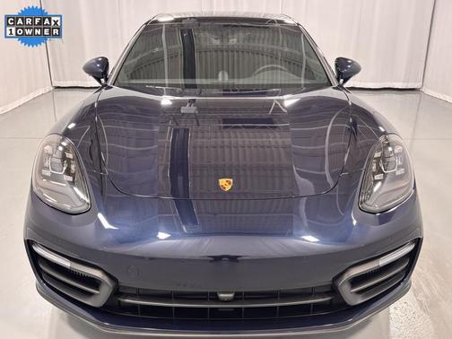 2022 Porsche Panamera 4 Executive