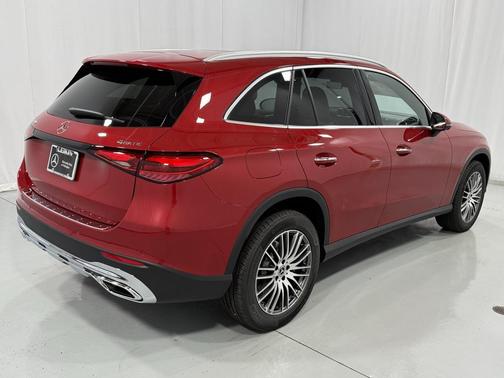 2026 Mercedes-Benz GLC 300 4MATIC