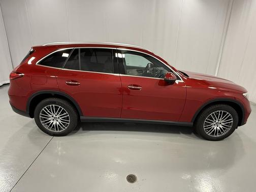 2026 Mercedes-Benz GLC 300 4MATIC