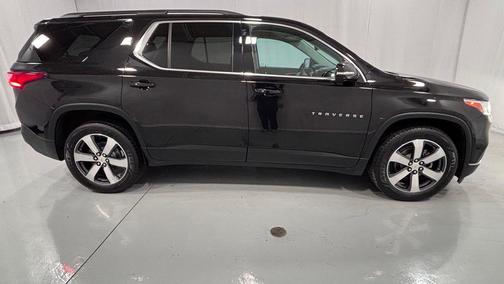 Mosaic Black Metallic 2019 Chevrolet Traverse LT Leather