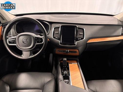 2025 Volvo XC90 B6 Plus 7-Seater