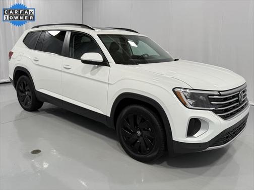 2025 Volkswagen Atlas 2.0T SE w/Technology 4MOTION