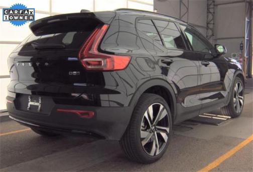 2025 Volvo XC40 B5 Plus Dark Theme