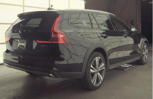 Onyx Black 2025 Volvo V60 Cross Country Plus, B5 AWD Gas (mild hybrid)