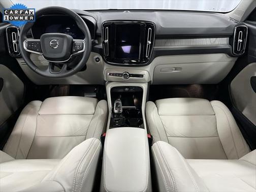 2024 Volvo XC40 B5 Plus Dark Theme