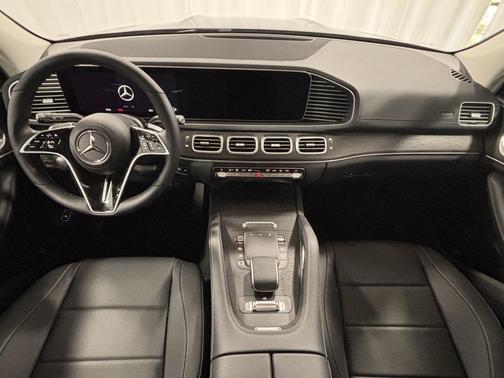 2026 Mercedes-Benz GLS 450 4MATIC