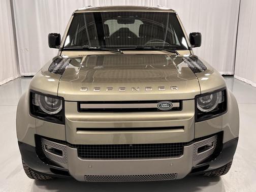 2024 Land Rover Defender 110 P400 X-Dynamic SE