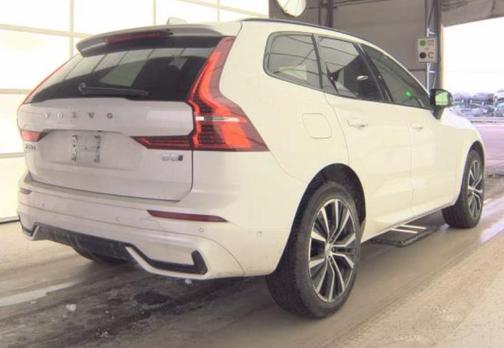 2025 Volvo XC60 B5 Plus