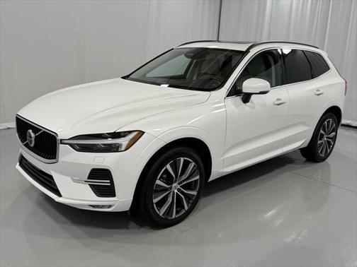 2022 Volvo XC60 Momentum