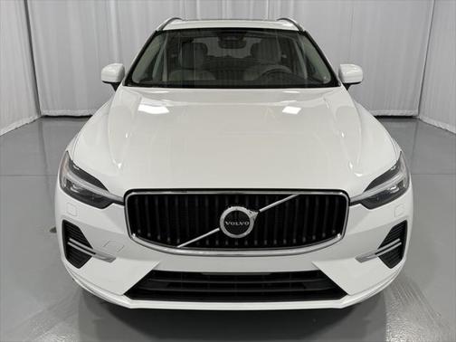 2022 Volvo XC60 Momentum