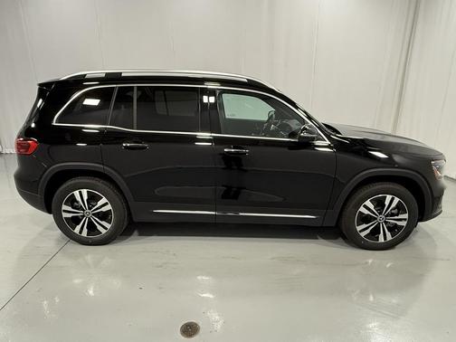 2025 Mercedes-Benz GLB 250 4MATIC