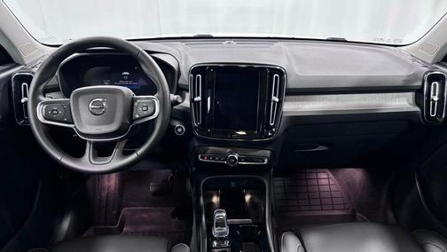 Crystal White Metallic 2023 Volvo XC40 B5 Plus Dark Theme