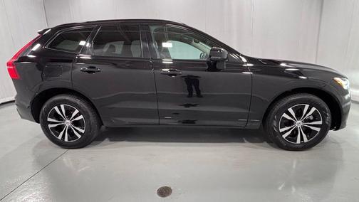 Onyx Black 2025 Volvo XC60 B5 Core