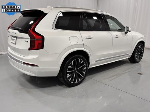 2025 Volvo XC90 B6 Plus 7-Seater