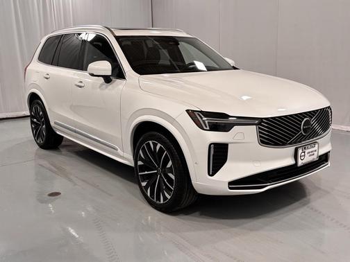 2025 Volvo XC90 B6 Plus 7-Seater