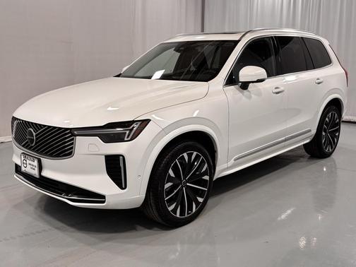 2025 Volvo XC90 B6 Plus 7-Seater