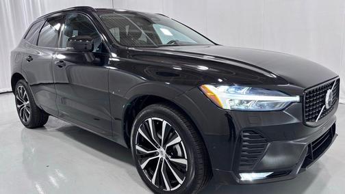 Onyx Black Metallic 2023 Volvo XC60 B5 Plus Dark Theme