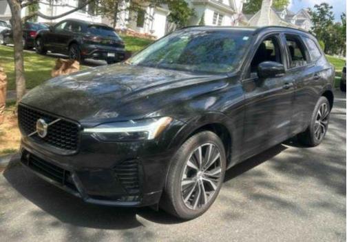 2023 Volvo XC60 B5 Plus Dark Theme