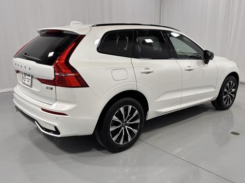 2025 Volvo XC60 B5 Core
