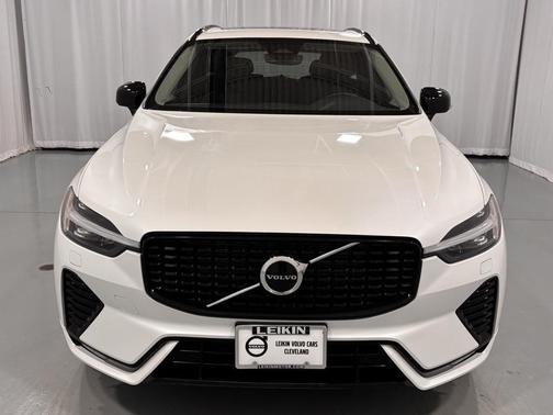 2025 Volvo XC60 B5 Core