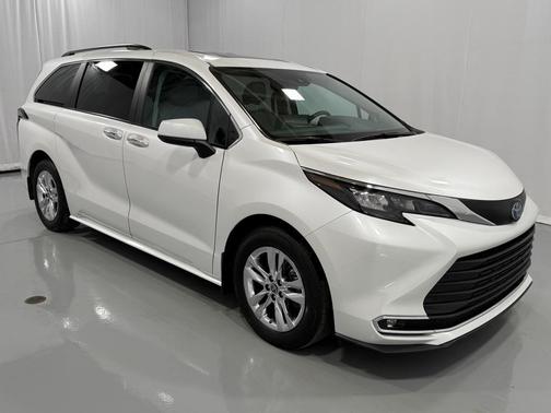 2024 Toyota Sienna XLE 7 Passenger