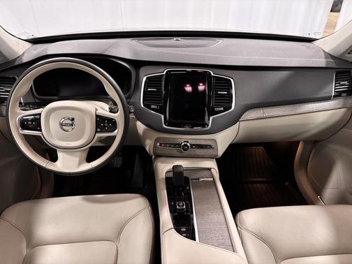 2023 Volvo XC90 B6 Plus 6-Seater
