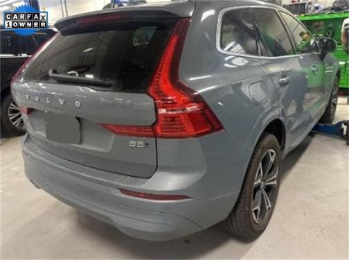 2022 Volvo XC60 B5 Momentum