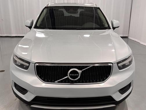 2020 Volvo XC40 T5 Momentum