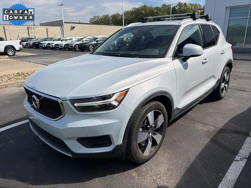 2020 Volvo XC40 T5 Momentum