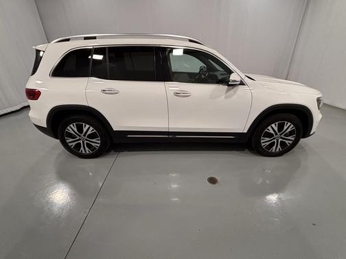 2025 Mercedes-Benz GLB 250 4MATIC