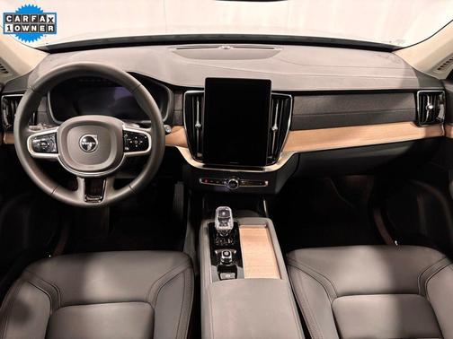 2025 Volvo XC90 B6 Plus 7-Seater