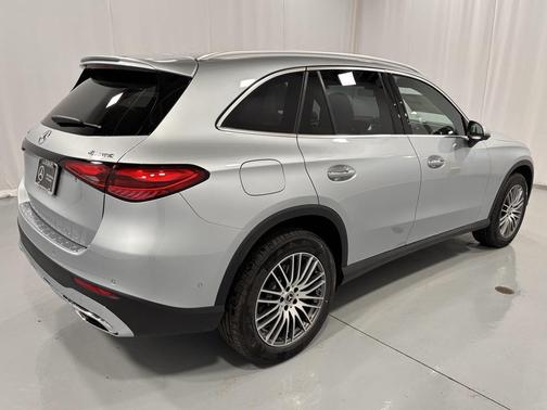 2026 Mercedes-Benz GLC 300 4MATIC
