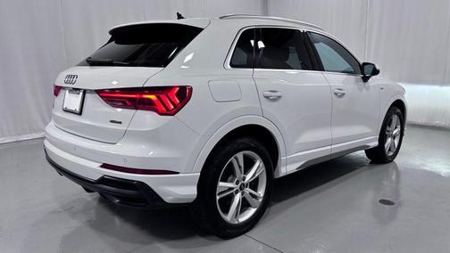 Glacier White Metallic 2022 Audi Q3 45 S line Premium Plus
