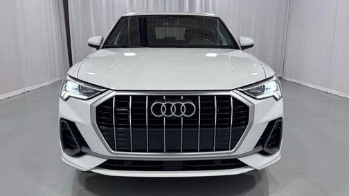Glacier White Metallic 2022 Audi Q3 45 S line Premium Plus