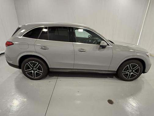 2025 Mercedes-Benz GLC 300 4MATIC