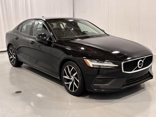2019 Volvo S60 T5 Momentum