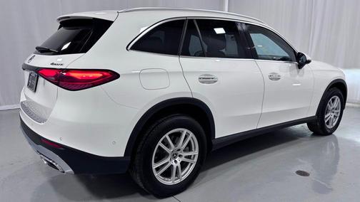 White 2023 Mercedes-Benz GLC 300 4MATIC
