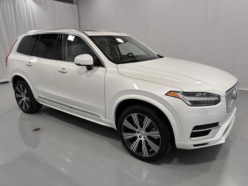 2023 Volvo XC90 Recharge Plug-In Hybrid T8 Core Bright Theme