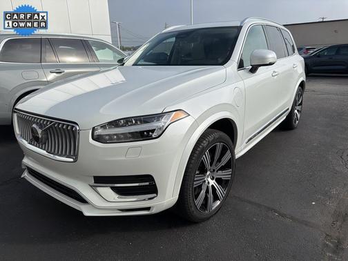 2023 Volvo XC90 Recharge Plug-In Hybrid T8 Core Bright Theme