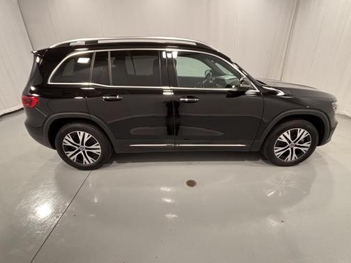 2025 Mercedes-Benz GLB 250 4MATIC