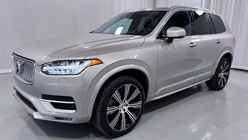 Silver Dawn Metallic 2023 Volvo XC90 B6 Ultimate 6-Seater